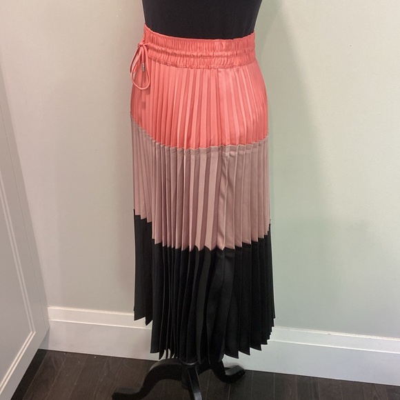 Club Monaco Colourblock Pink and Black Pleated Midi Skirt Size XSmall - Picture 5 of 14